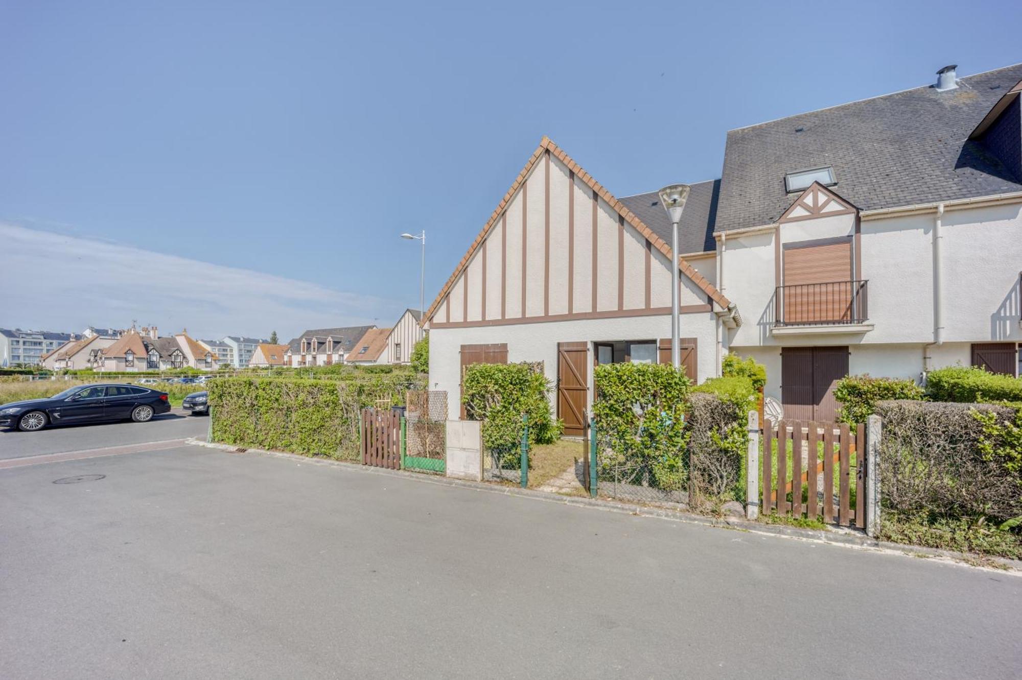 Le Petit Normand - Studio Avec Jardin A 500 M De La Plage Курсёль-сюр-Мер Экстерьер фото