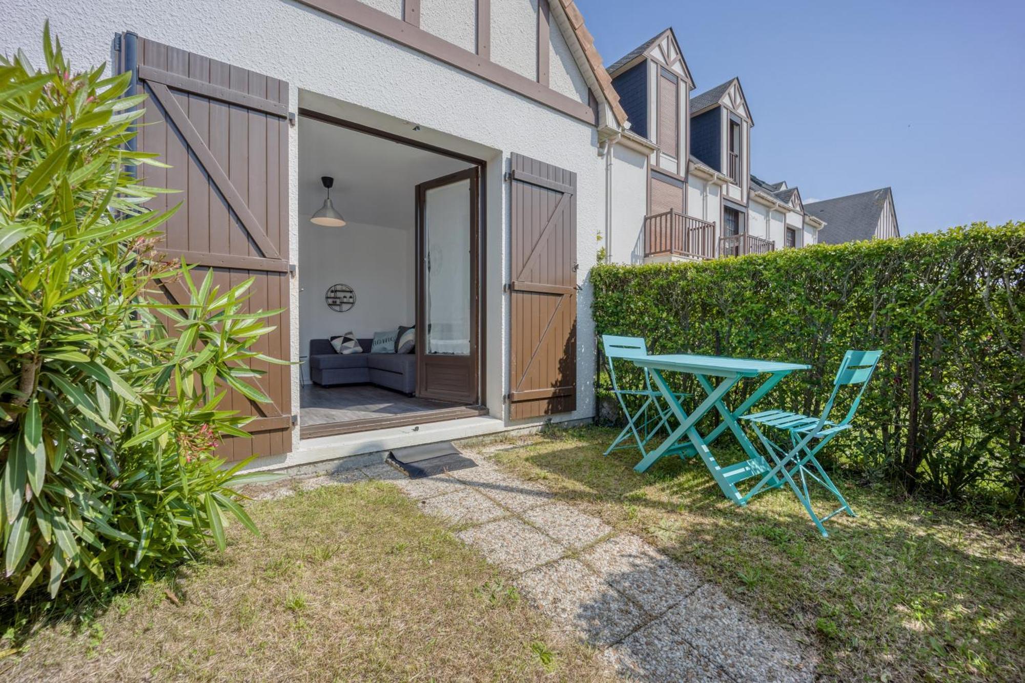 Le Petit Normand - Studio Avec Jardin A 500 M De La Plage Курсёль-сюр-Мер Экстерьер фото